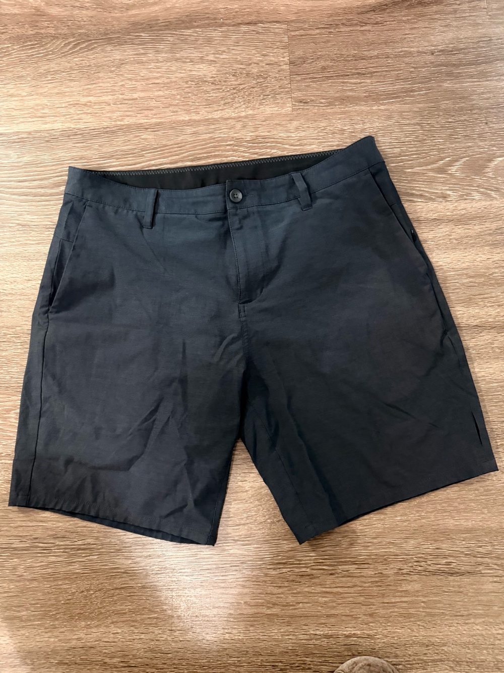 Men's Vuori Aim Performance Shorts - Charcoal - Size 34 FLAWED